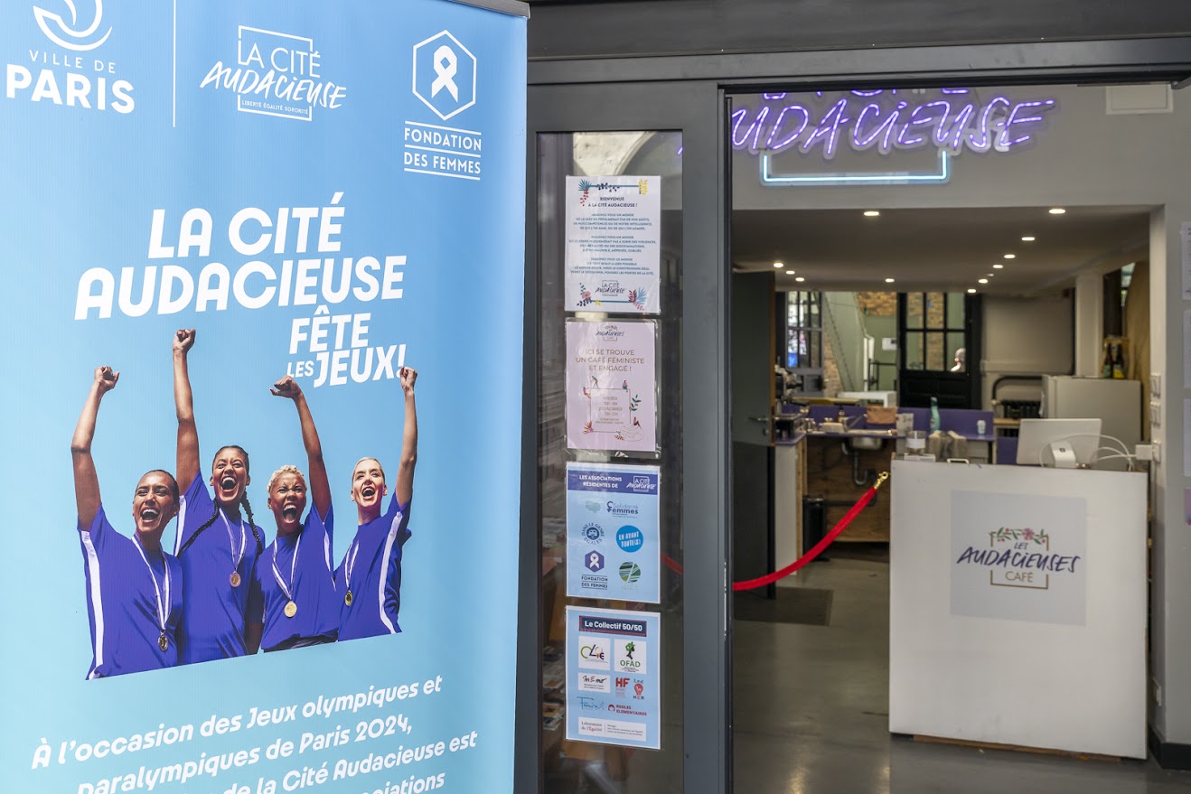 La porte d'entrée de la Cité Audacieuse aux couleurs de Jeux Paris 2024