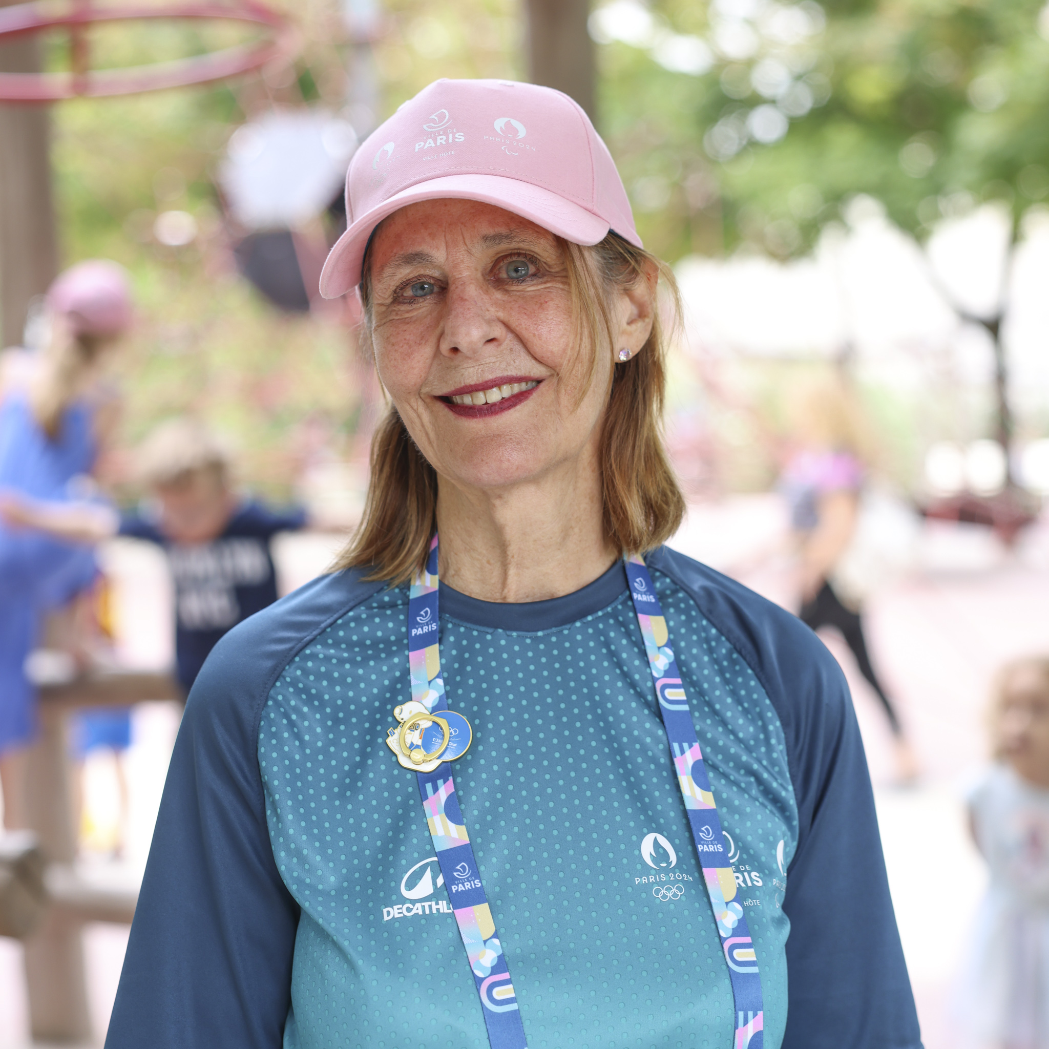 Margaret, volontaire qui intervient au lieu de festivité Léon Serpollet 