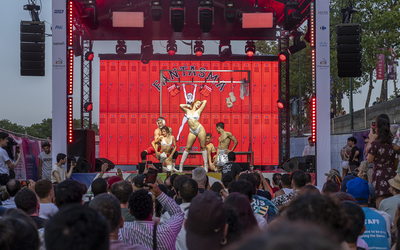 Spectacle Fantasma Circus Erotica sur la scène de la Pride House