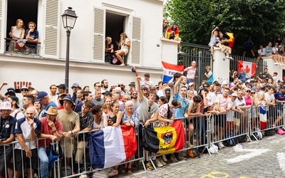 Supporters lors de la course sur route à Montmartre