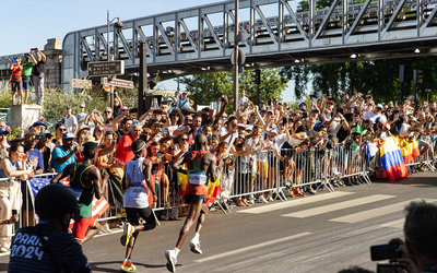 Marathon Hommes : place du Carrousel et pont Bir Hakeim