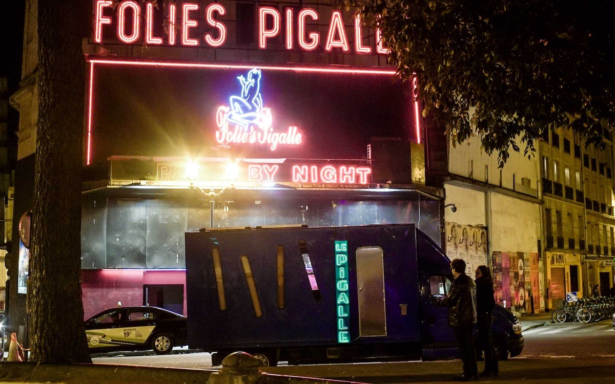 Camion de nuit à Pigalle