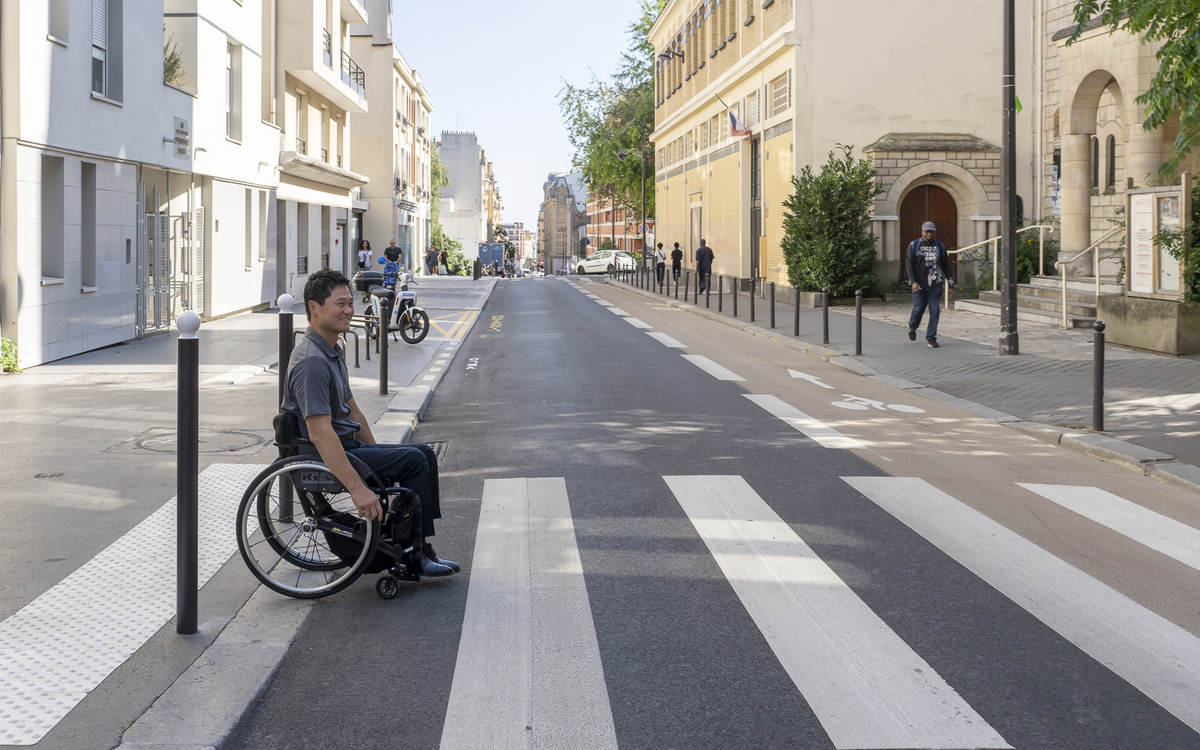 QAA visit with para-athlete Shingo Kunieda