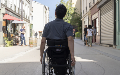 Visite d'un QAA avec le para athlète Shingo Kunieda