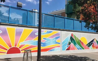 Le Budget Participatif a permis la création d'une fresque sur le mur de l'école rue Romy Schneider