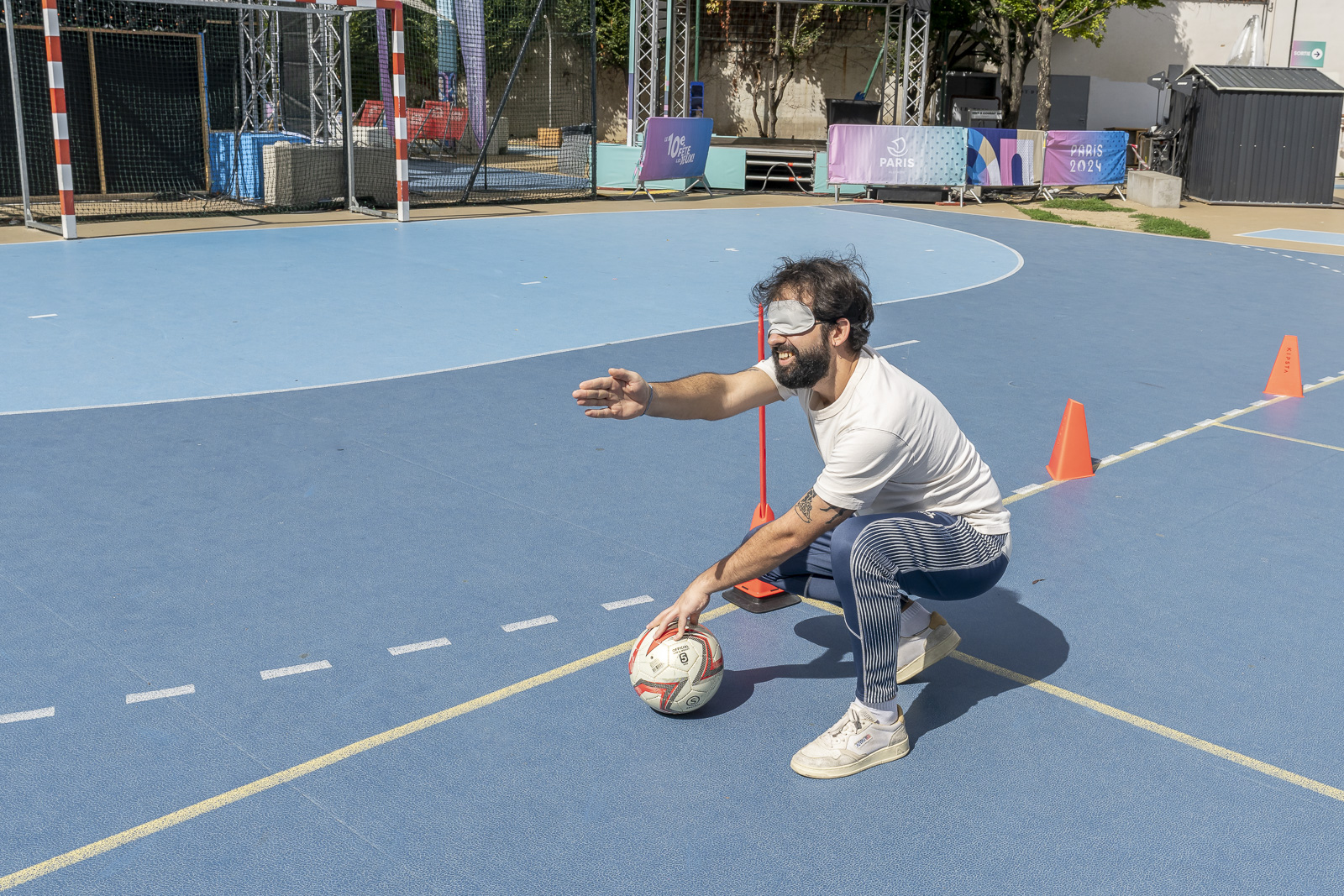 Photo d'un joueur de cécifoot. 