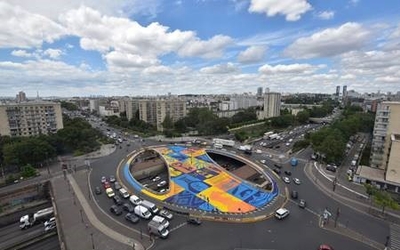 Portrait de Clément Laurentin, artiste ayant réalisé la fresque du rond-point de la Porte de Vincennes