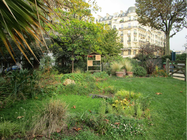 Le Budget Participatif a permis l'installation dans les jardins et parcs du 7e arrondissement d'hôtels aux insectes.