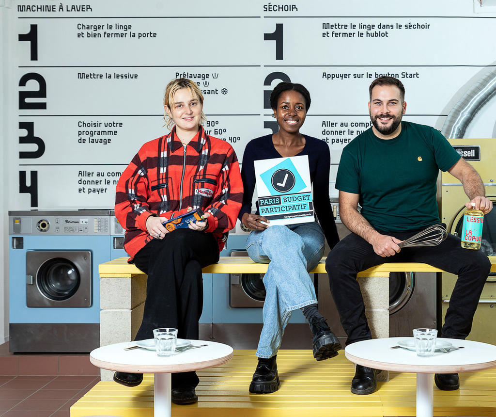Personnel du café-laverie et boutique solidaire à La Goutte d'Or