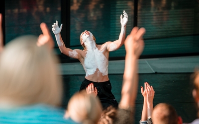 danseuse du spectacle Hands up