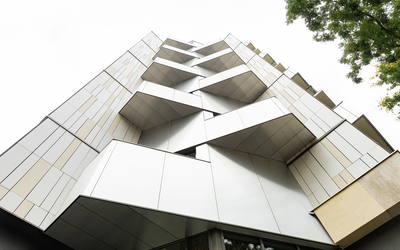 Extérieur du nouveau bâtiment réhabilité de Telecom Paris