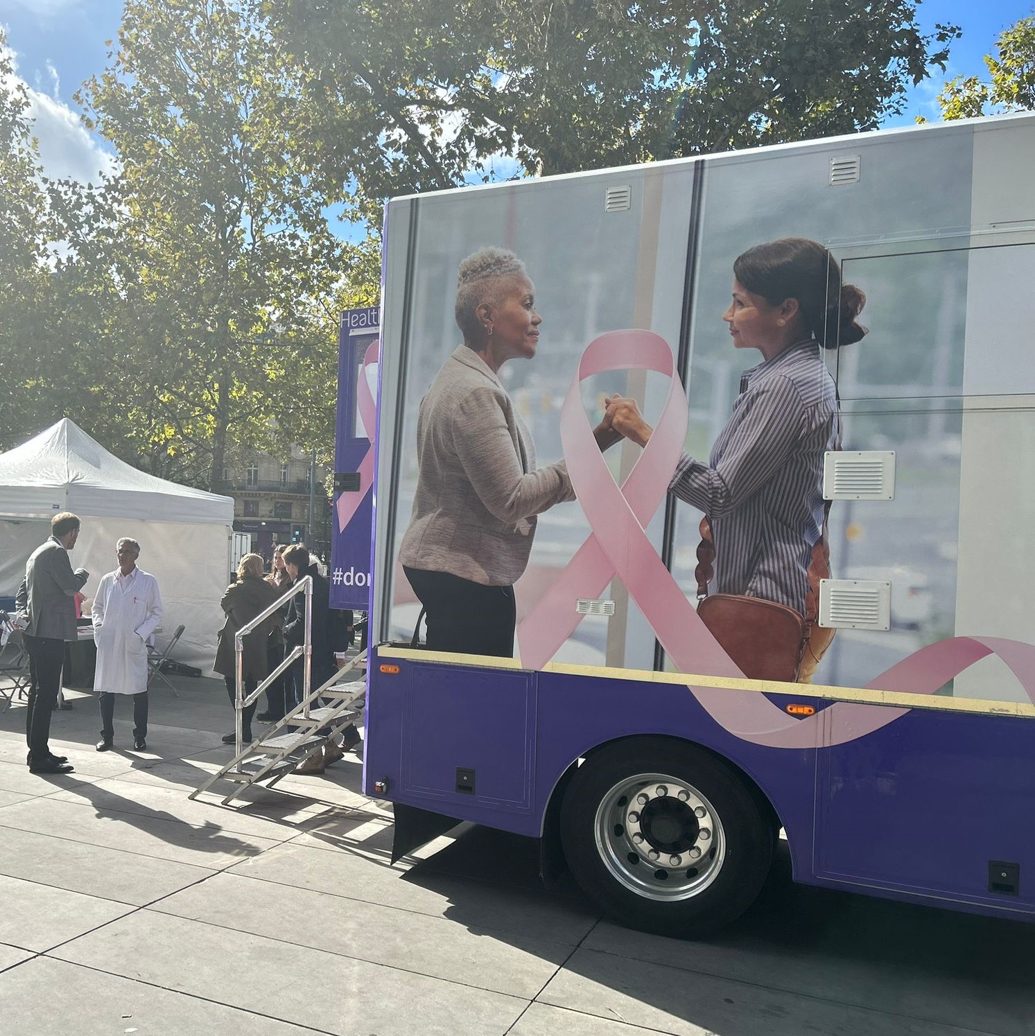 bus de dépistage itinérant
