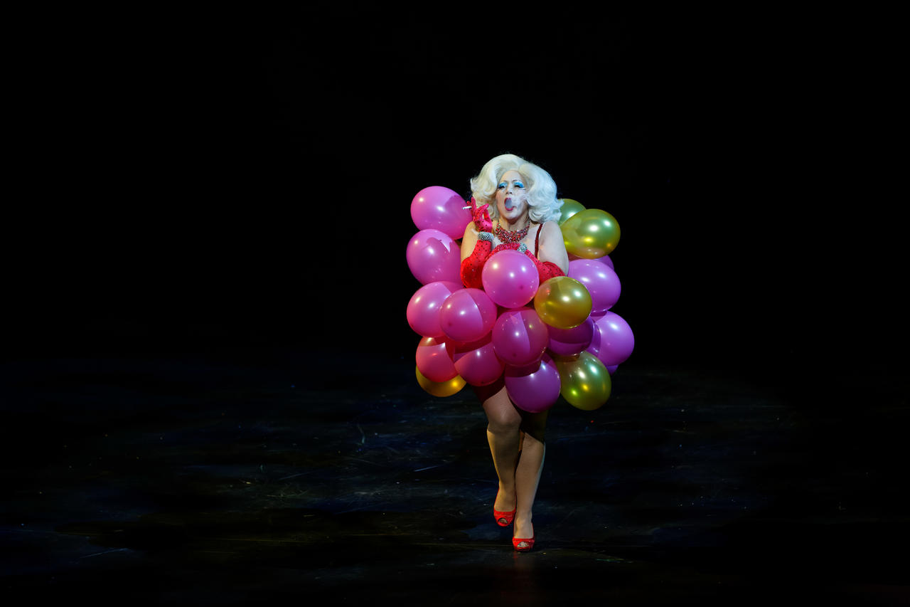 L'artiste Kitty Hartl, Cabaret New Burlesque - Nuit Blanche 2022