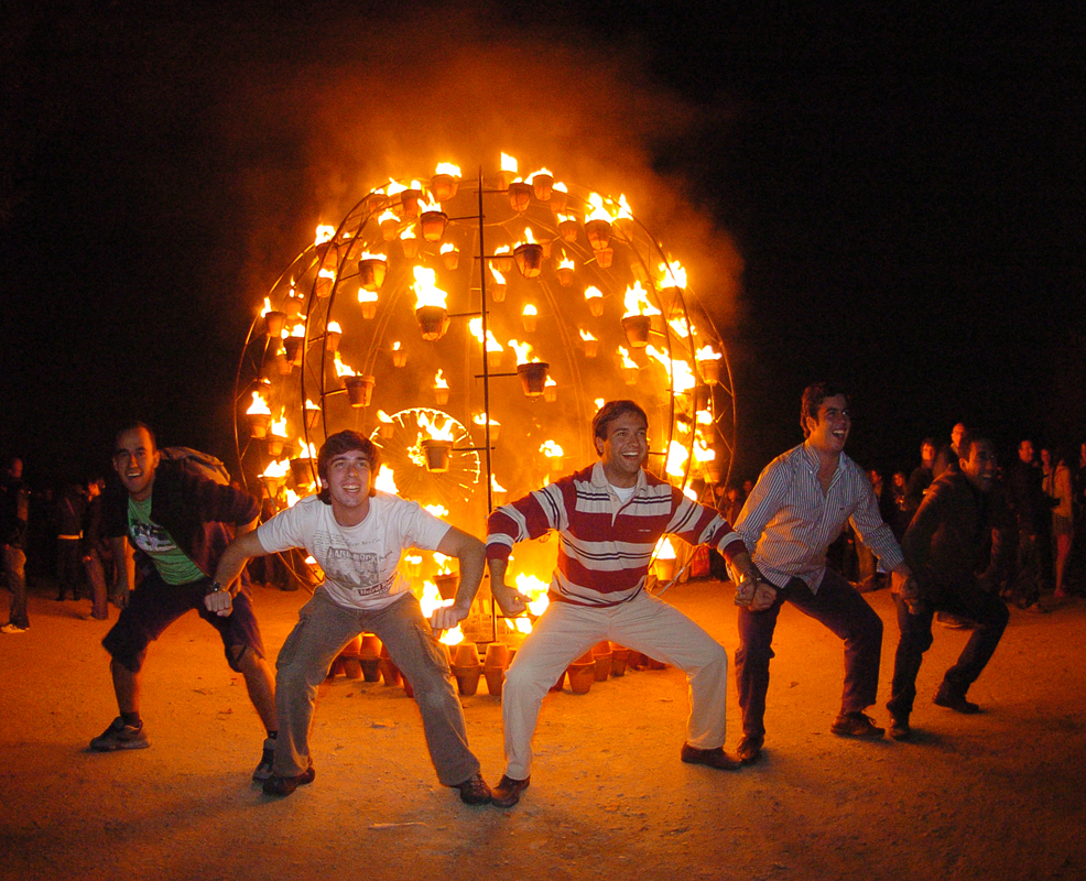Nuit Ardente aux Tuileries - Une installation et performance par la Compagnie Carabosse au Jardin des Tuileries (1er arr.).