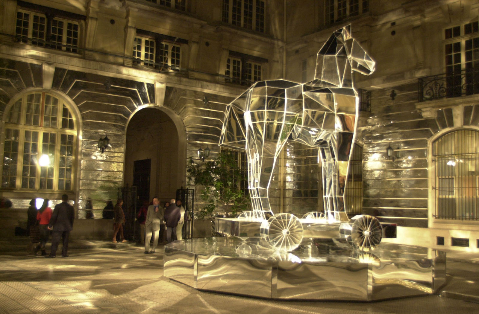Nuit blanche 2004 Ride Like Lightning Counter Revolution Counter Installation in situ de Bruno Peinado au Crédit Municipal de Paris 