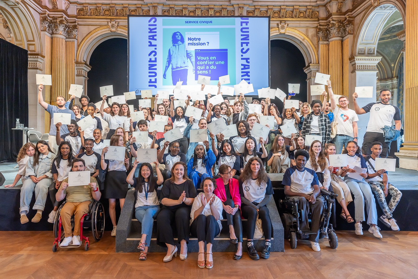 Groupe de jeunes en service civique