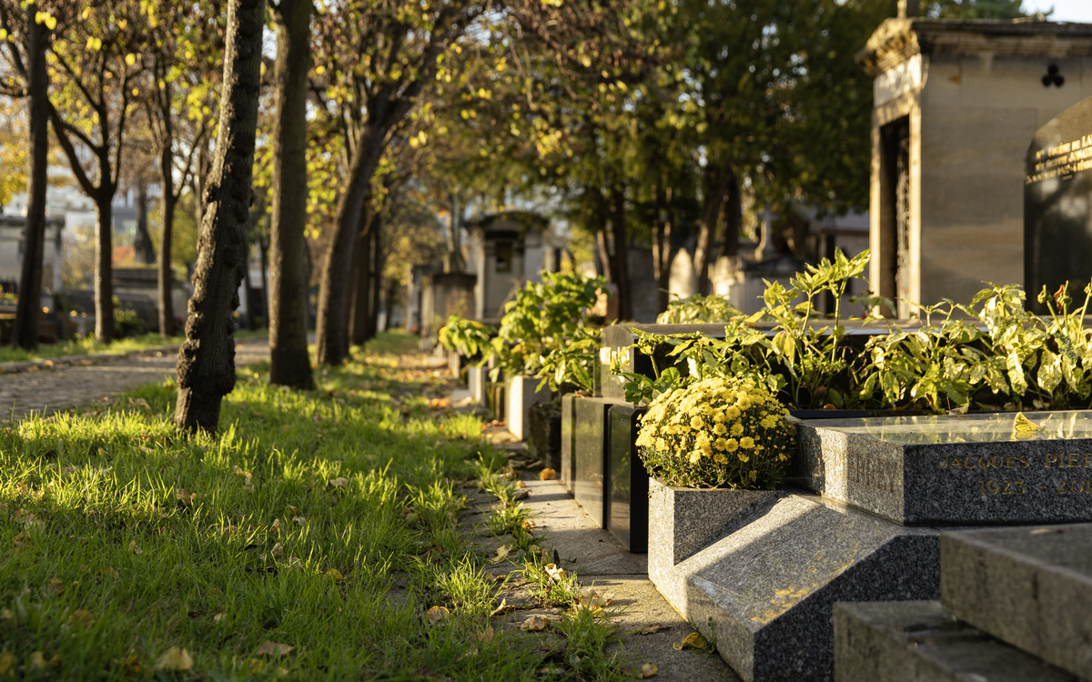 Les tombes du cimetière Montparnasse.