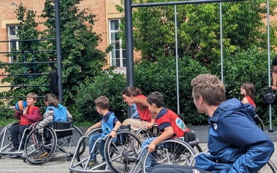 Basket en fauteuil 