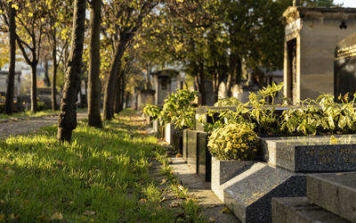 Les tombes du cimetière Montparnasse.