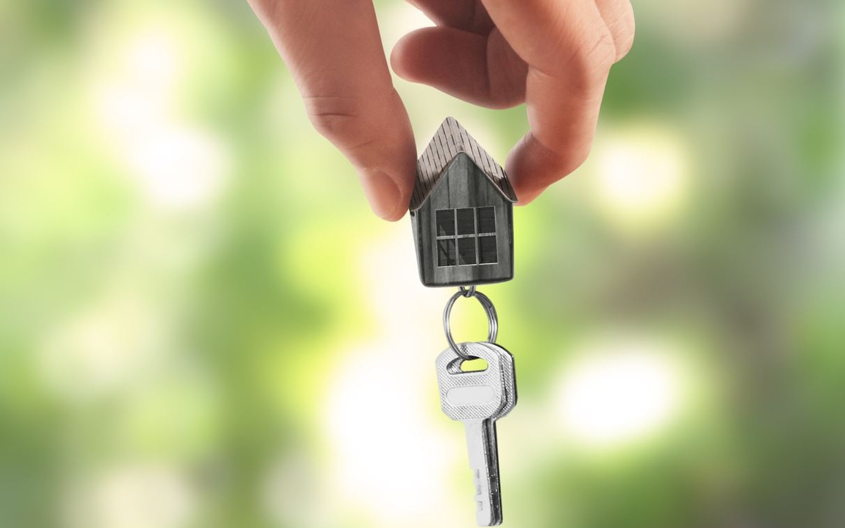 Clé maison fond flouté