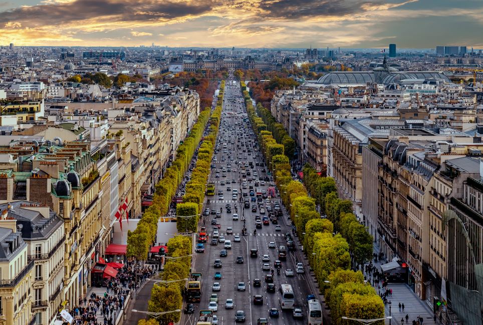 Avenue des champs élysées Paris 8E vue en hauteur