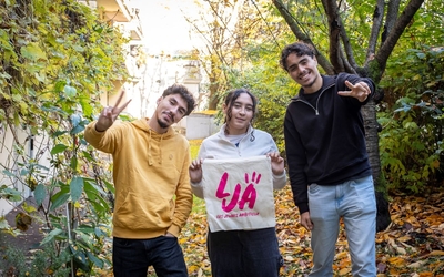 Rayane, Célia et Ilyès sont bénévoles dans l'association Les Jeunes Ambitieux.