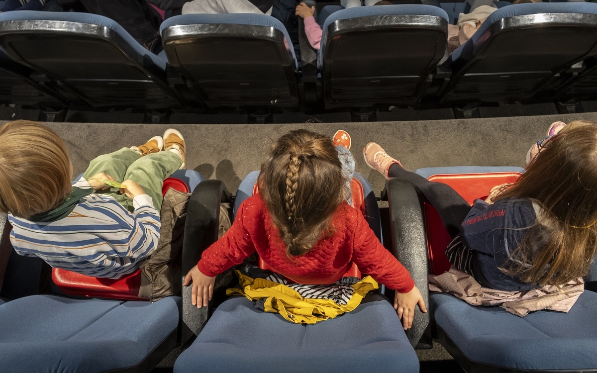 Enfants au théâtre