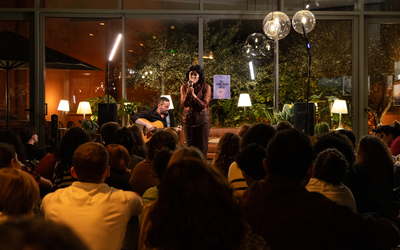 La chanteuse Joanne RADAO, lors de l'évènement Un Truc Sympa , au Drawing Hotel, le 27 novembre 2024