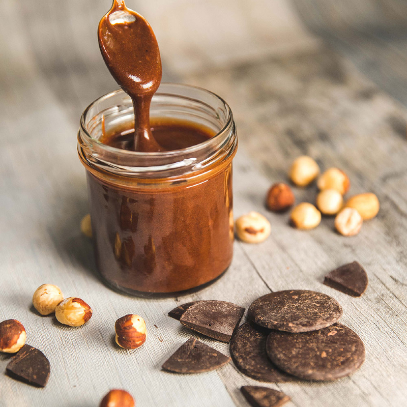 Un pôt de pâte à tartiner au miel « Noisette &amp; Cacao » de la chocolaterie Dos Rocas.