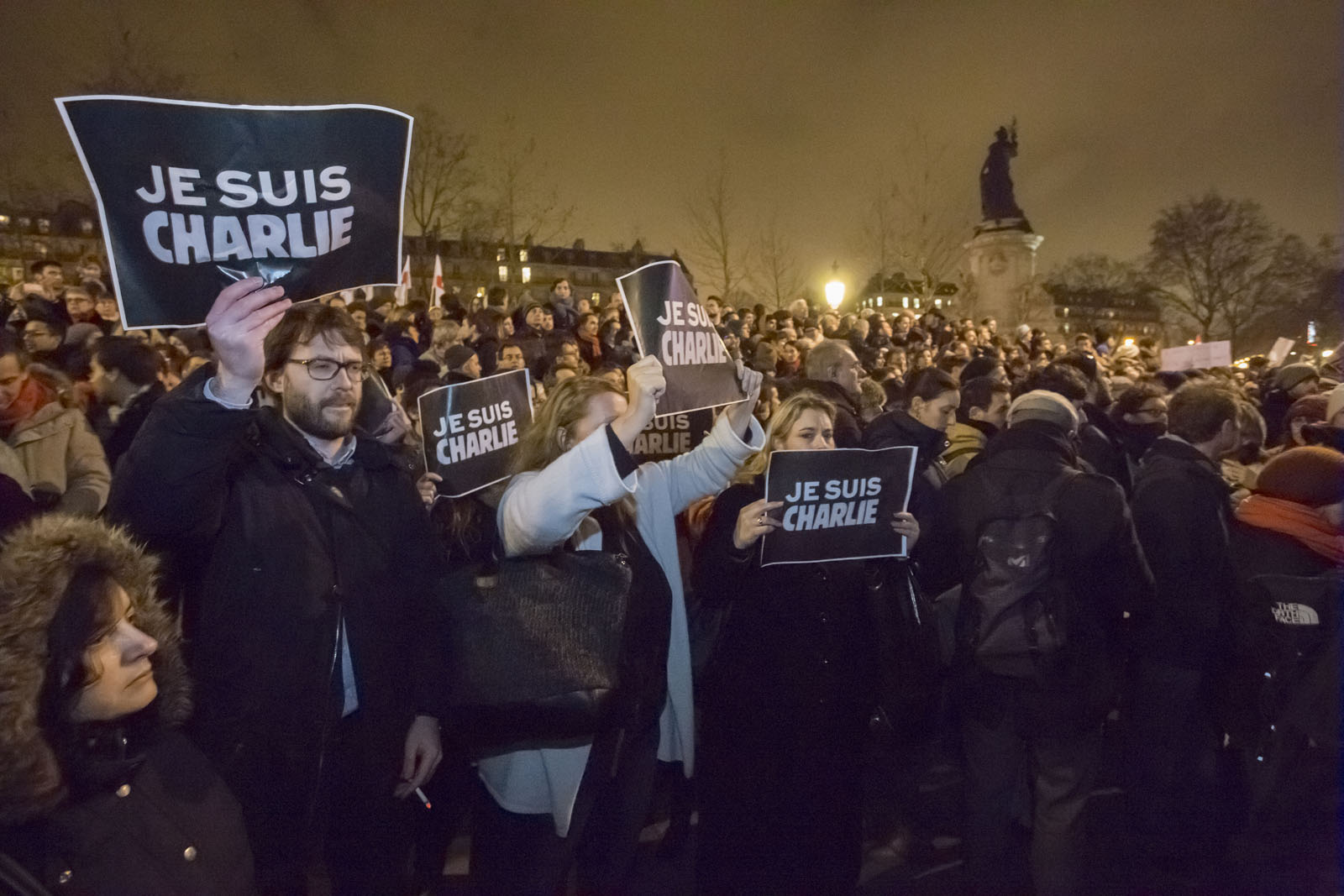 rassenblement le 7 janvier 2015 en hommage aux victimes des attentats.