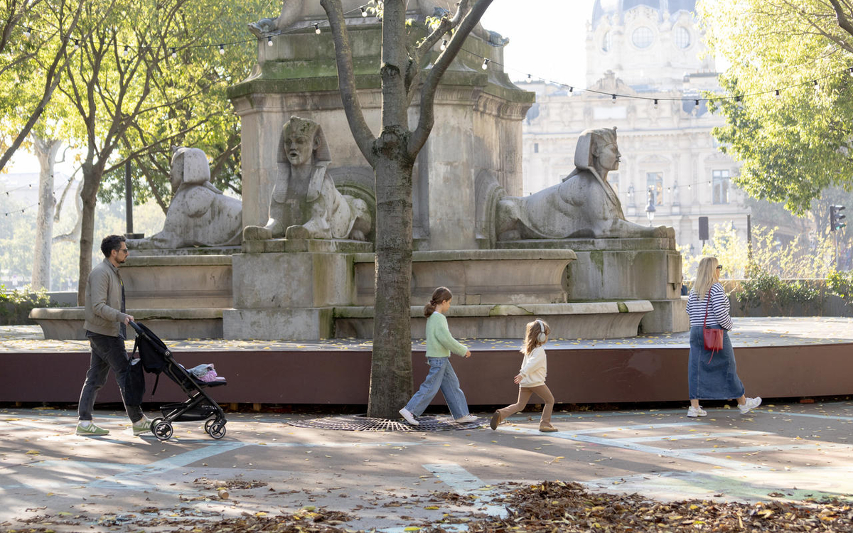 Famille en balade sur Paris