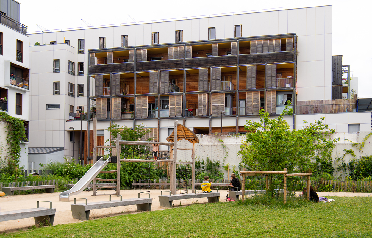 square avec air de jeux 