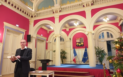 vue sur la salle des fêtes de la mairie du 16e