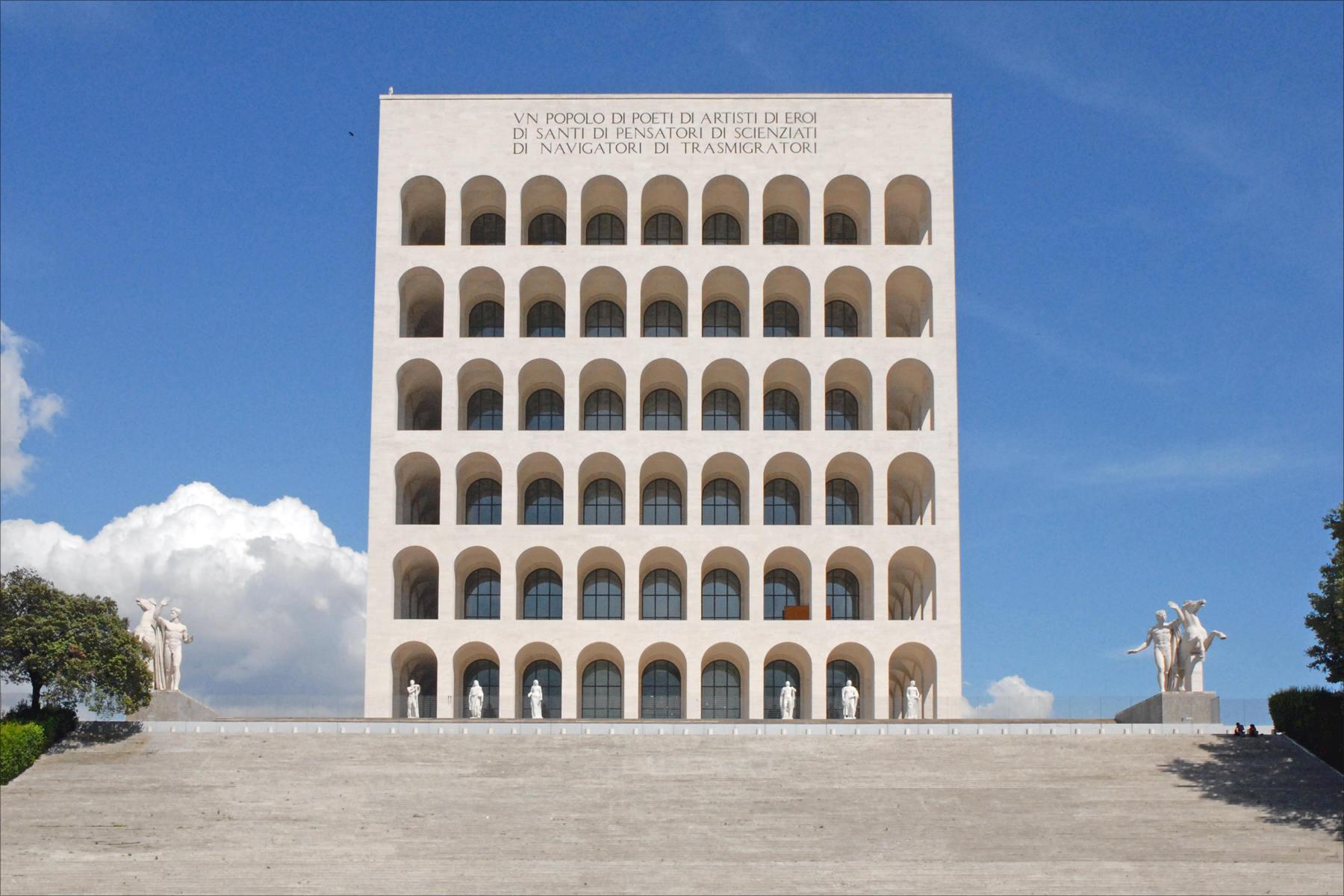 Il s'agit du Palazzo della civiltà del lavoro