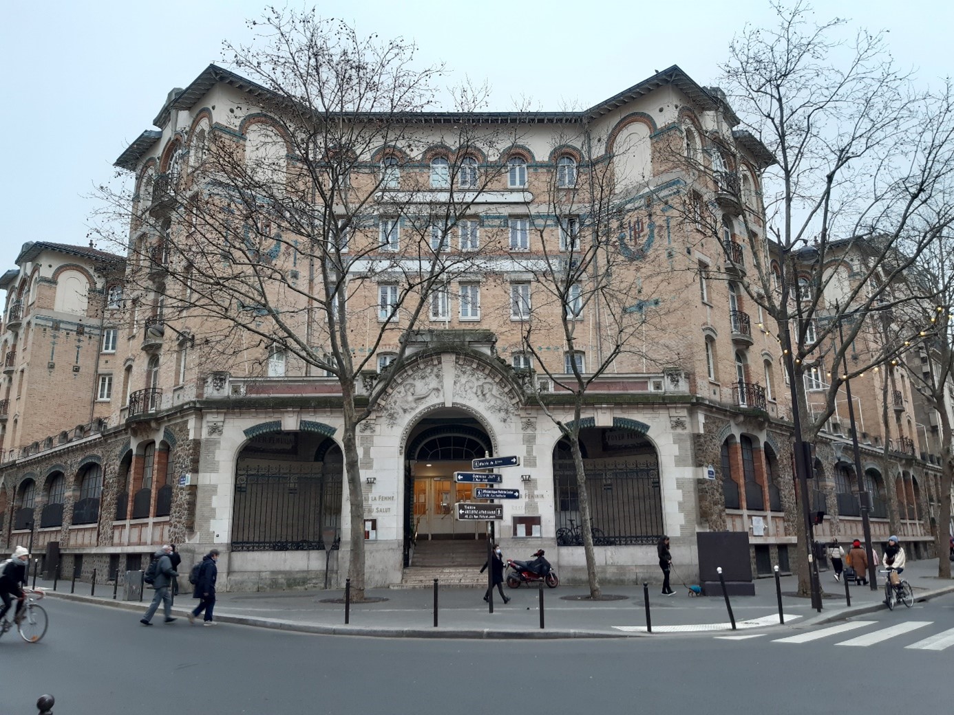 Il s'agit du Palais de la Femme