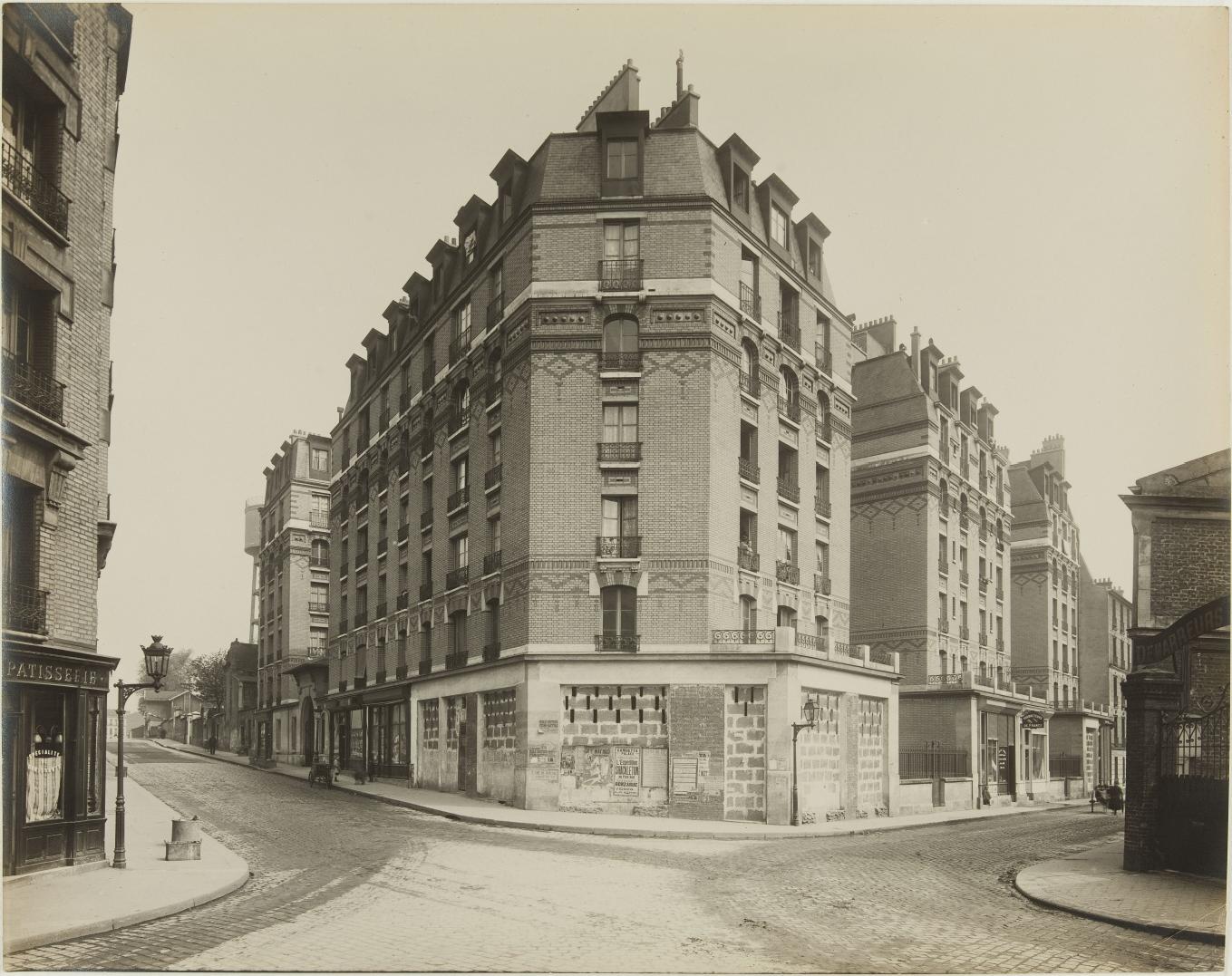 Photo du début du 20e siècle d'immeuble à l'angle des rue du Borrégo et du Télégraphe, vue début du 20e siècle