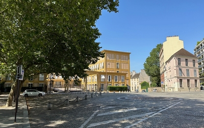 Photo d'une place en hommage aux femmes victimes de violences dans le 13e arrindossement