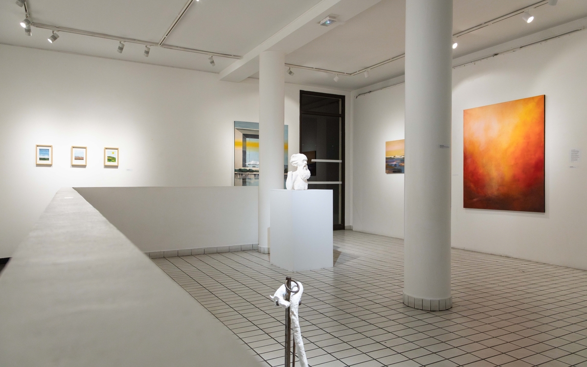 Vue de l'exposition collective Les Ateliers Daguerre à la Galerie du Montparnasse