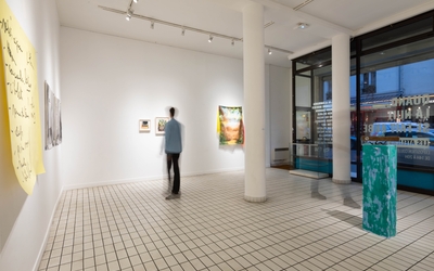 Vue de l'exposition collective Les Ateliers Daguerre à la Galerie du Montparnasse