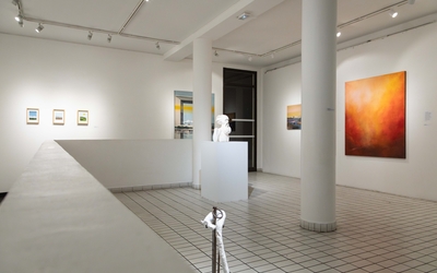 Vue de l'exposition collective Les Ateliers Daguerre à la Galerie du Montparnasse