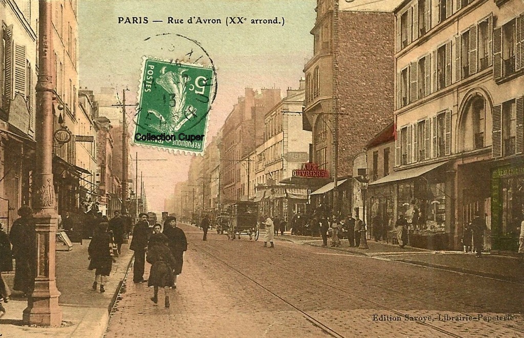 Photo d'une Carte postale ancienne de la rue d'Avron avec vue sur le côté de la Galerie des Nations