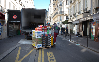 Camion de livraison.