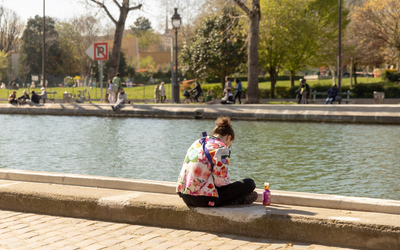 Repos au soleil sur les bords du canal Saint Martin. 