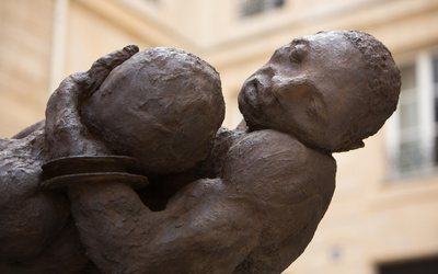 Statue "les lutteurs" de Ousmane Sow. 