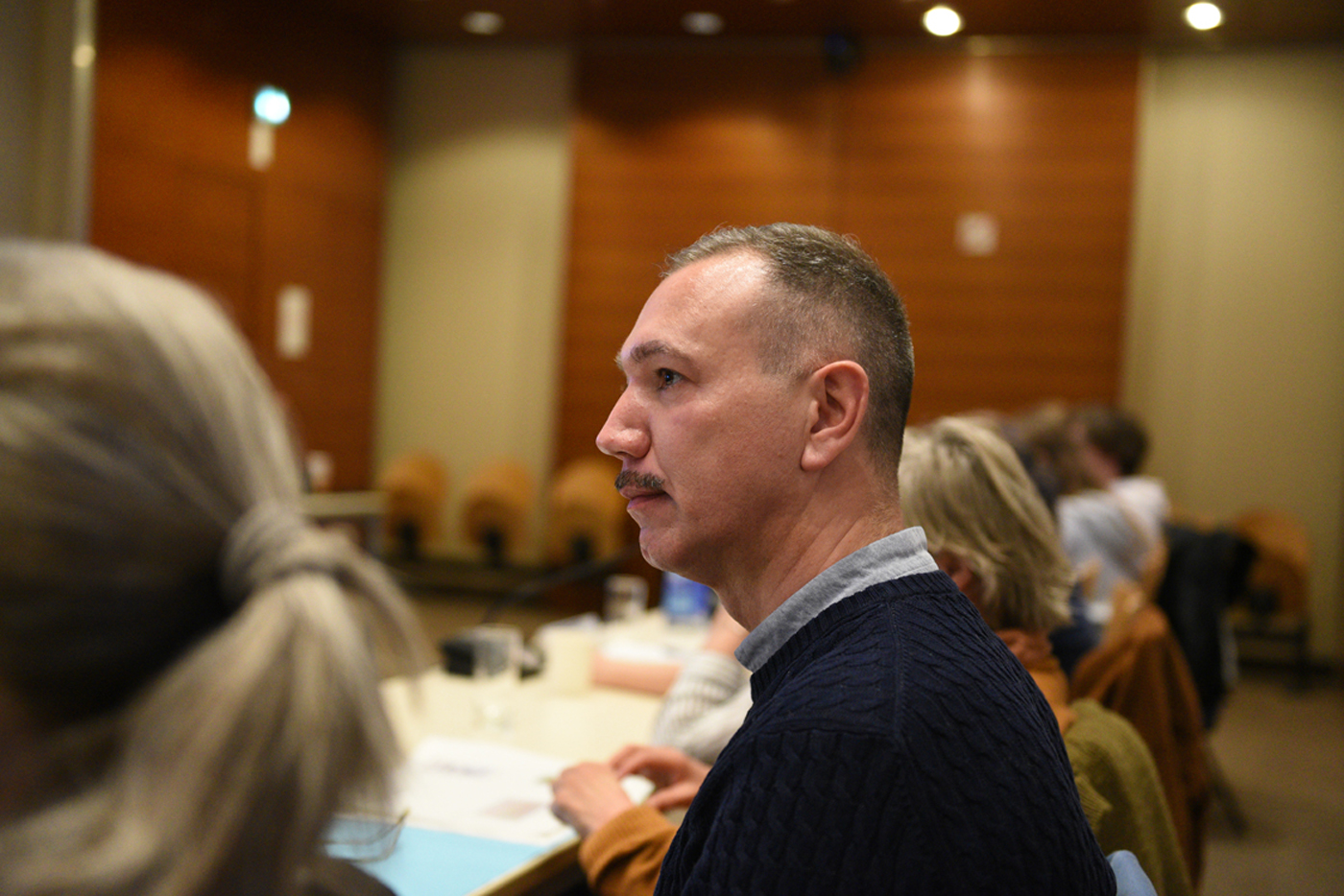 Jean Christophe Arcos, chef du bureau des Arts Visuels de la direction des affaires culturelles est membre de jury lors de la commission collection collège 2025 Fonds d’art contemporain..