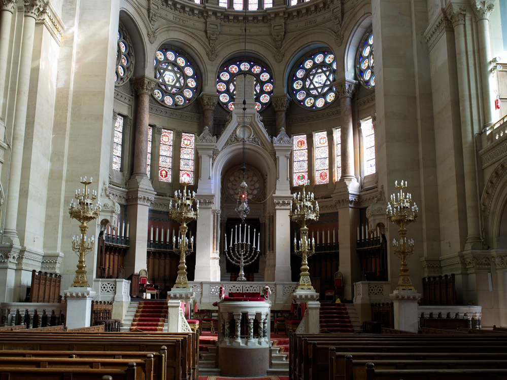 Intérieur de la synagogue de Paris 