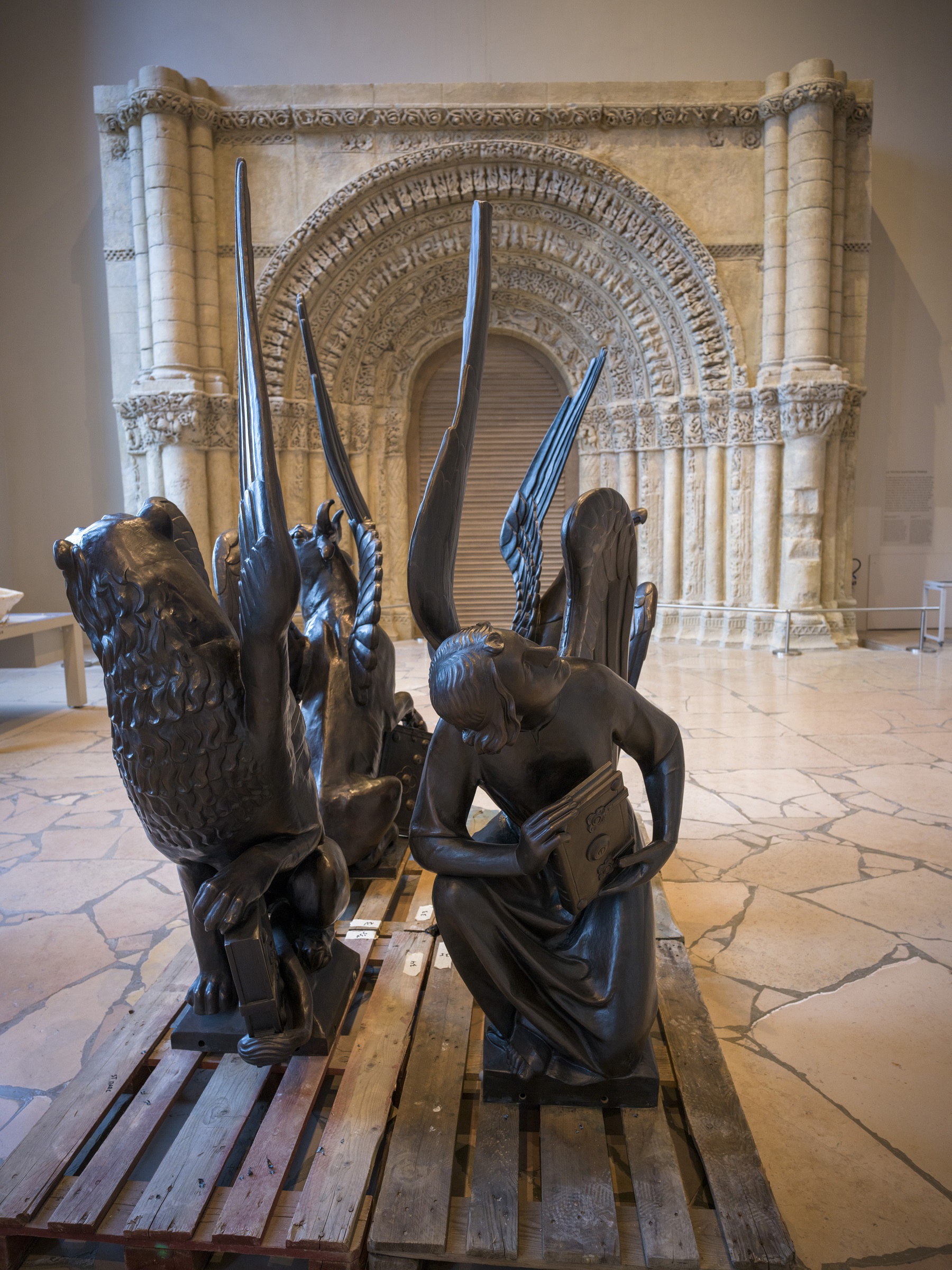 gros plan sur les sculptures