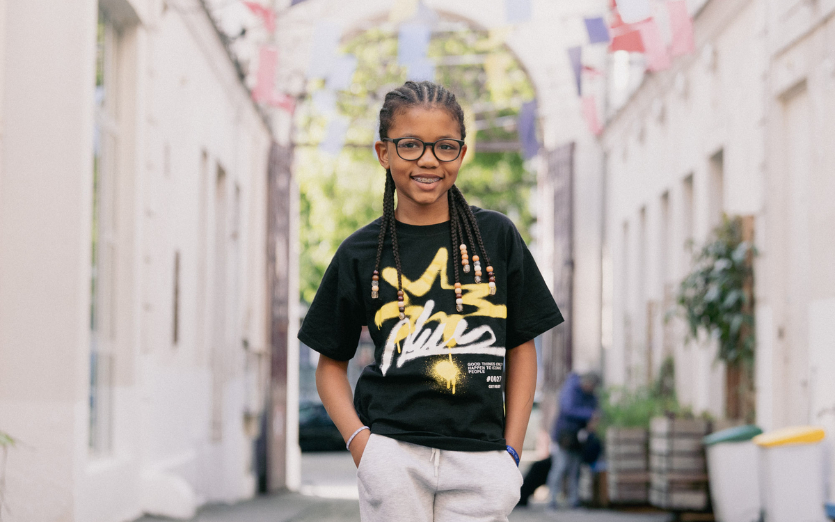 Une enfant à la Maison des Métallos.