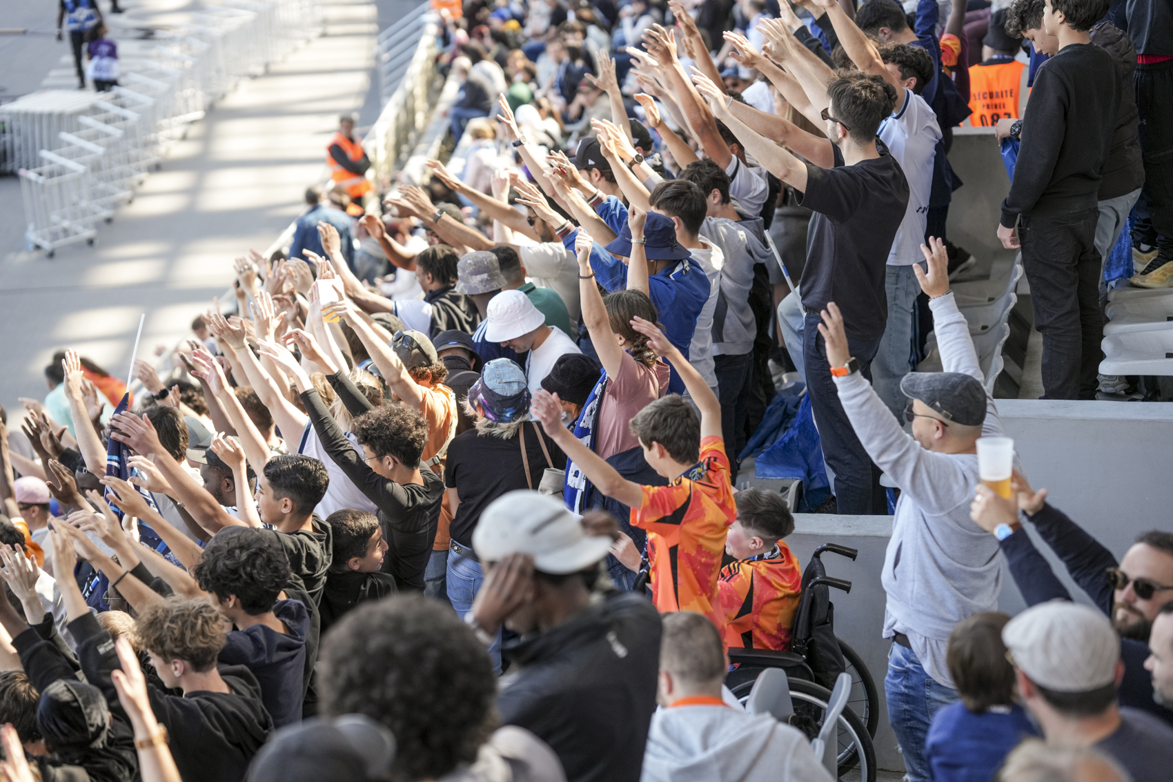 Photo des supporters du Paris FC au Stade Charléty (13e).