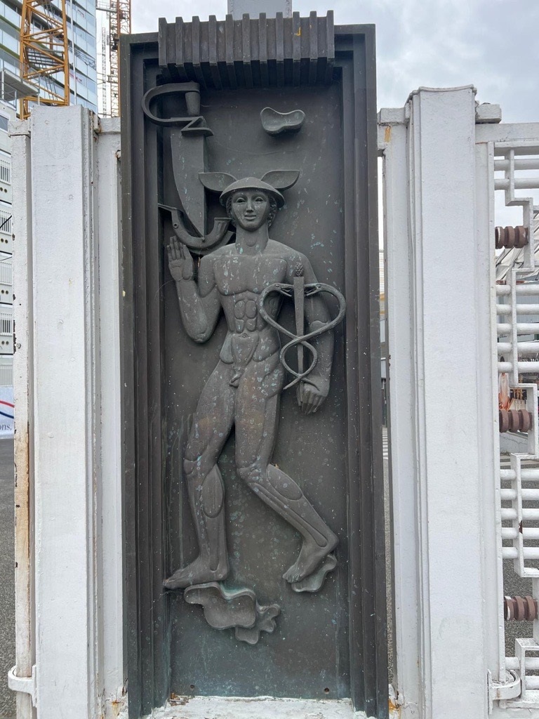 décor de l'entrée de Paris Expo